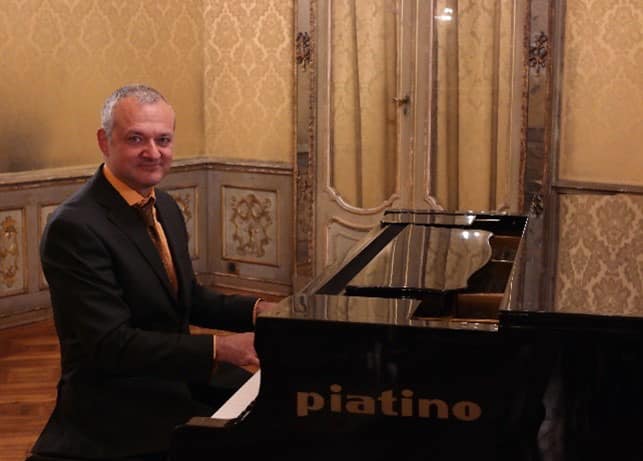 Paolo Antonio Ariagno — ritratto con drappeggio teal